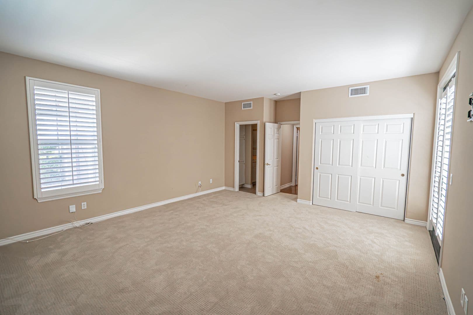 Valencia House: 23902 Lakeside Road