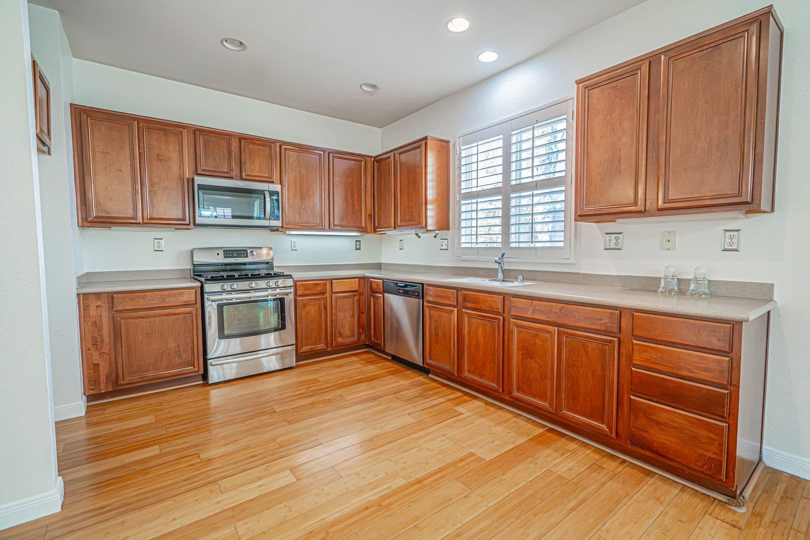Valencia House: 29270 Hatari Way