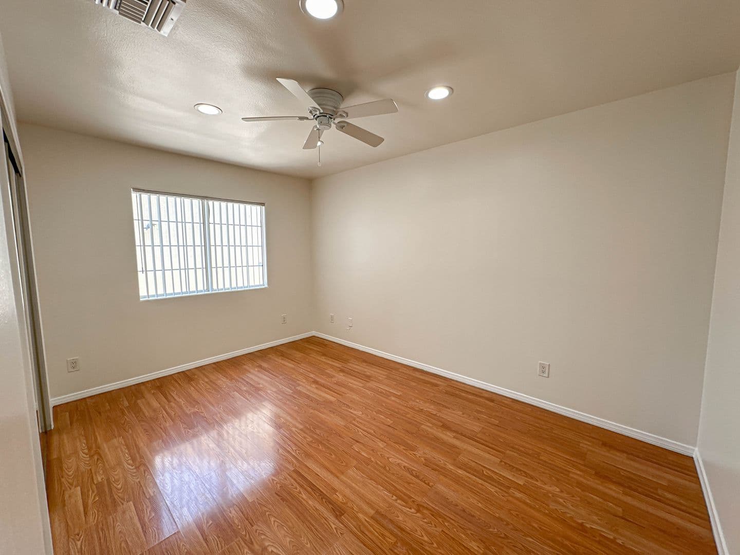 Reseda House: 7353 Yarmouth Ave