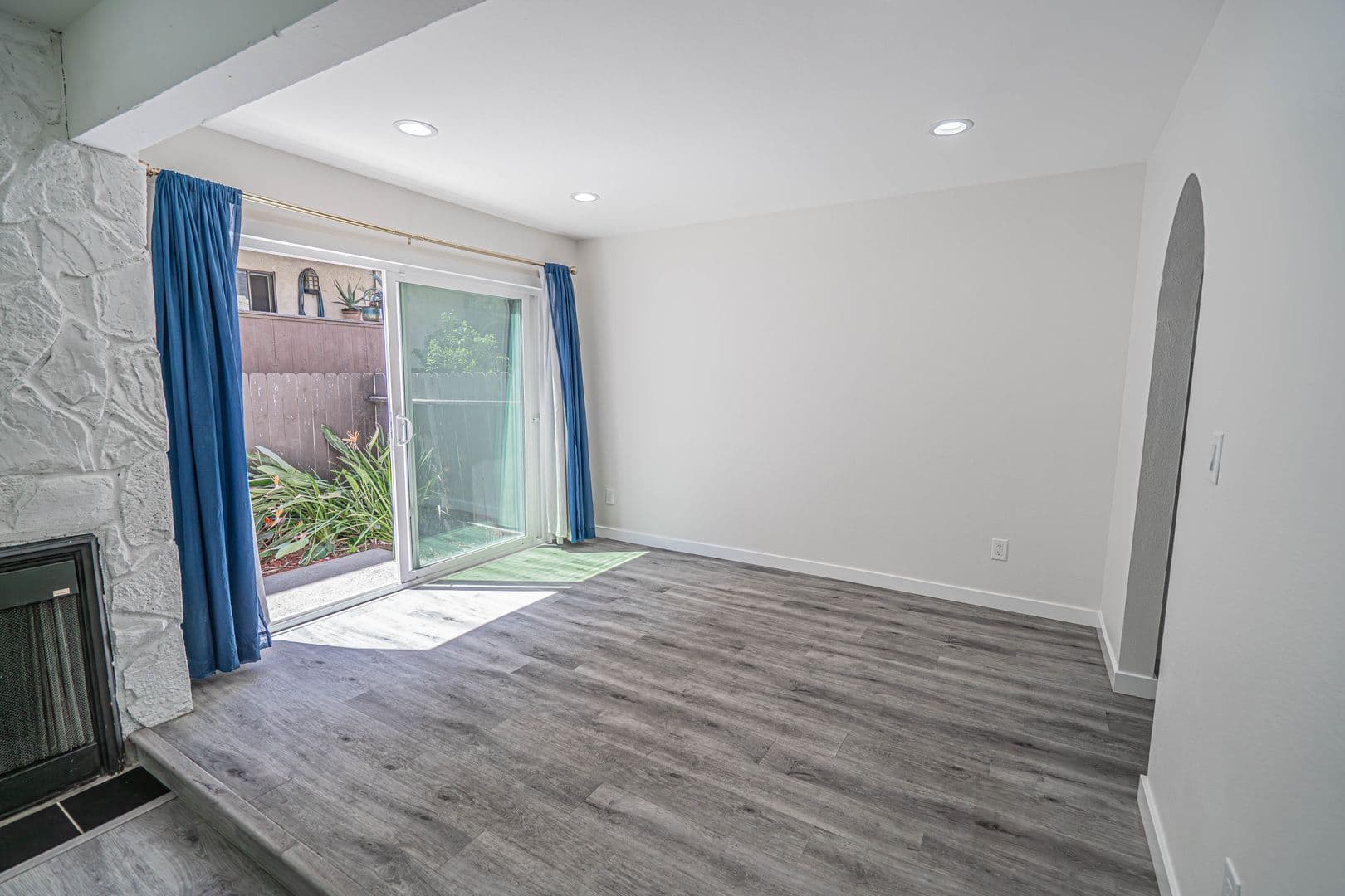 Panorama City Condo: 9025 Willis Avenue #113