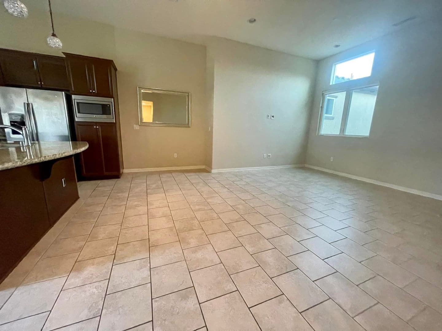 Northridge House: 20324 Paseo Del Campo