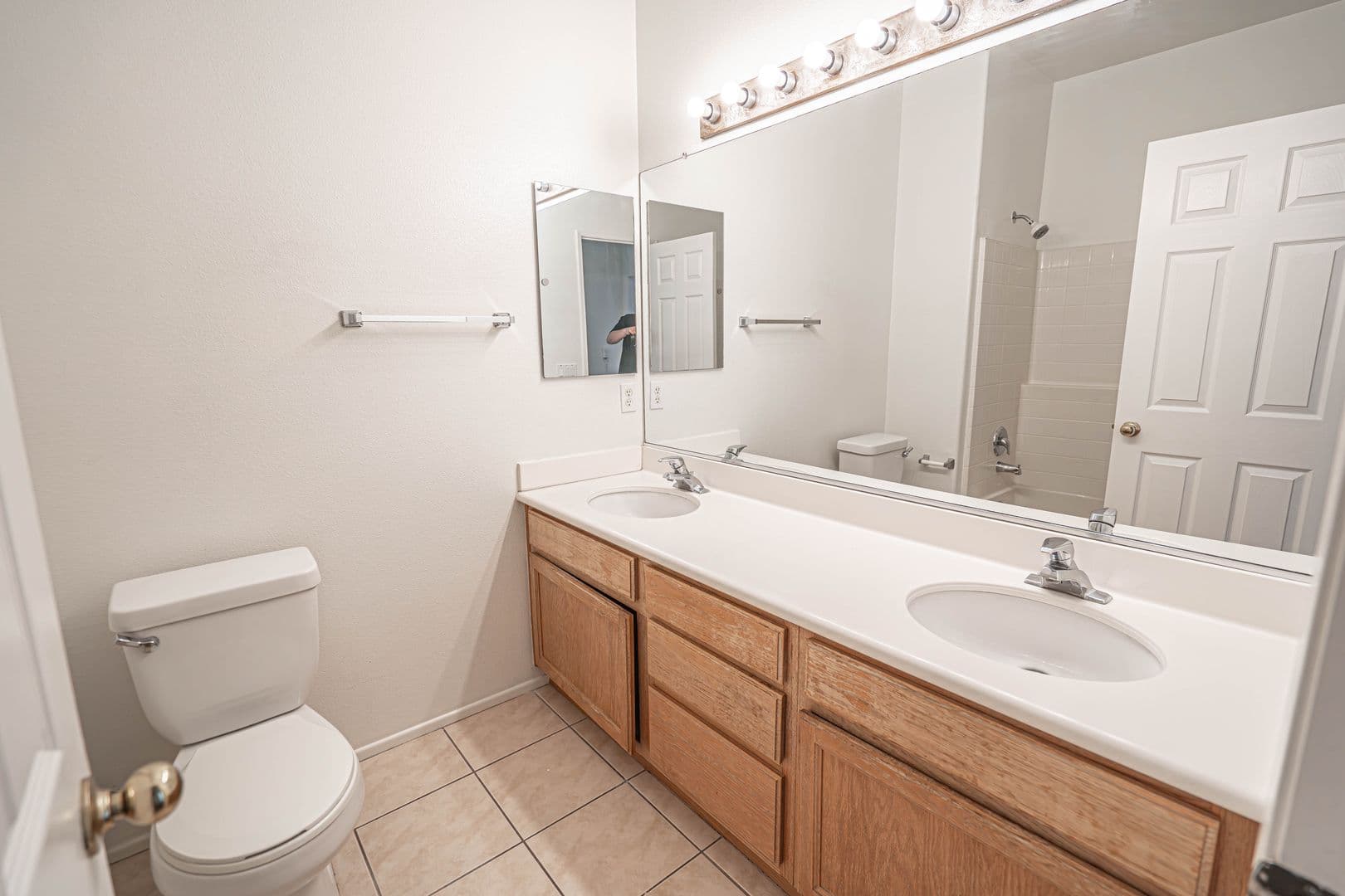 Santa Clarita Townhome: 25410 Dry Creek Court