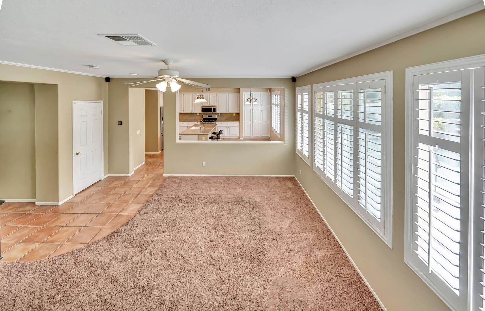 Santa Clarita House: 22818 Raintree Lane