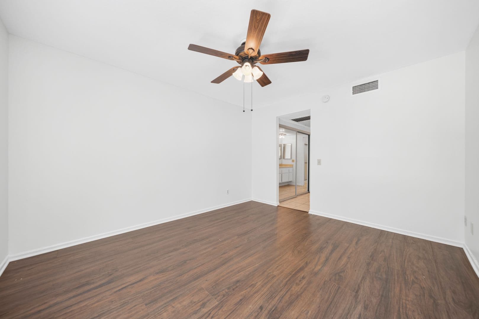 Valencia Condo: 23515 Lyons Ave. #261