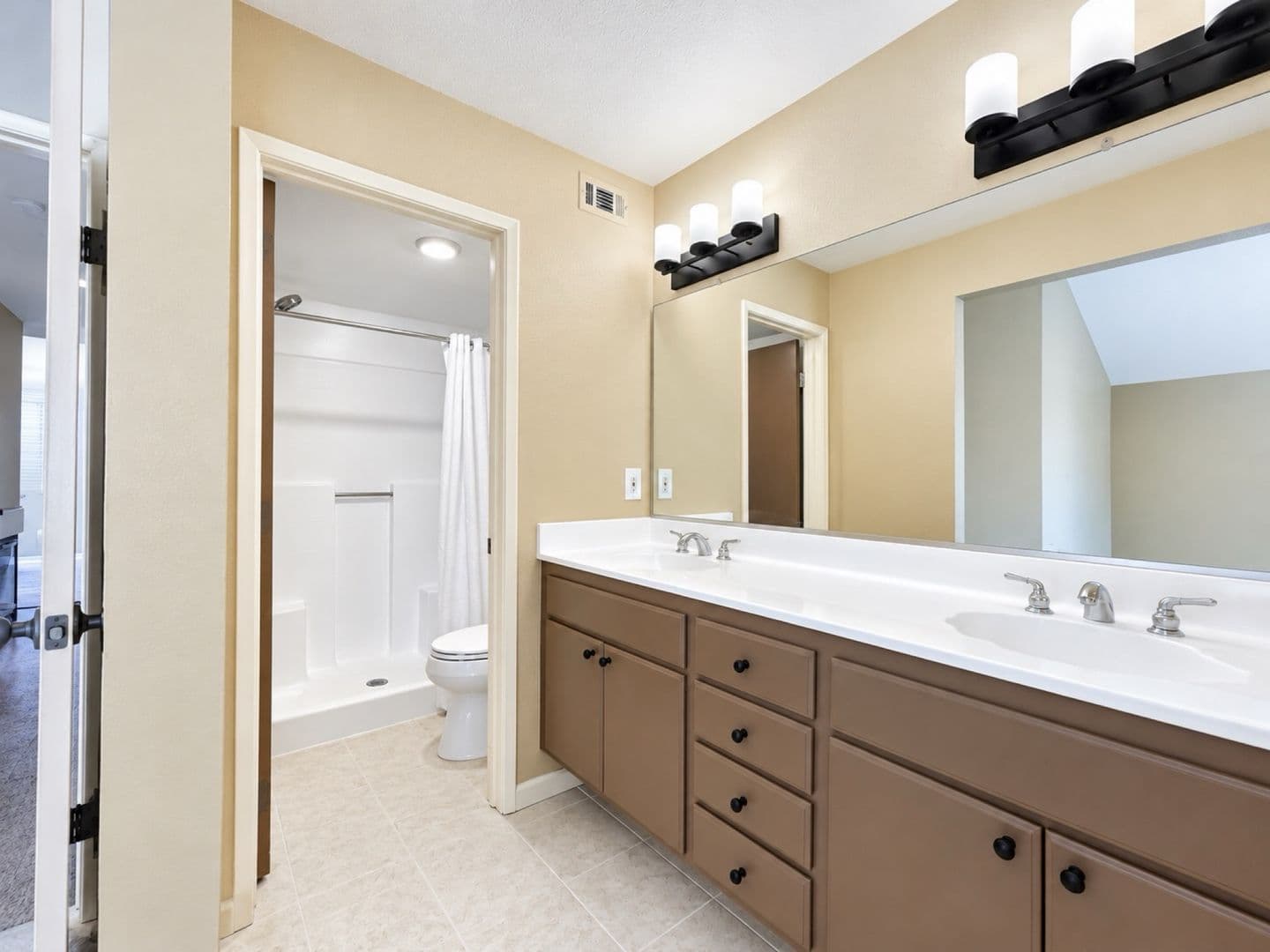 Santa Clarita Condo: 22729 Copper Hill Drive #11