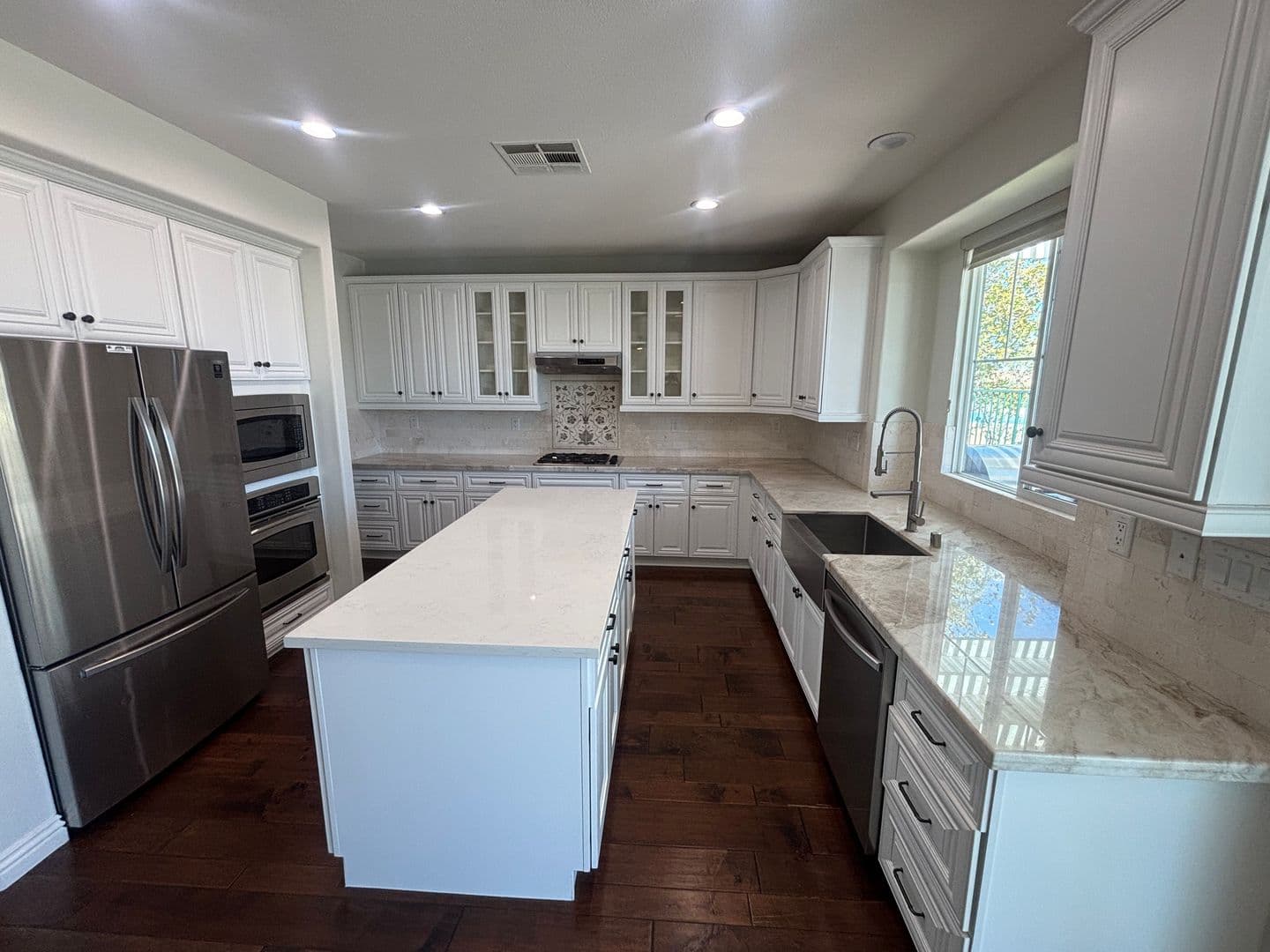 Palmdale House: 2307 Thorncroft Circle