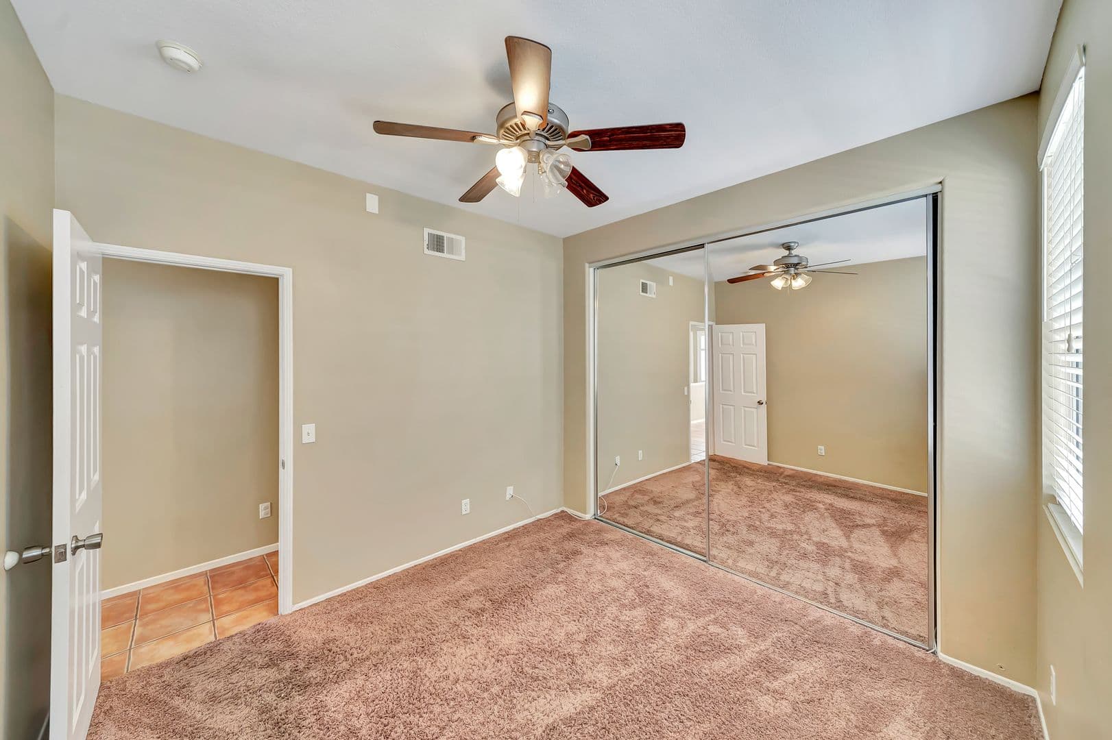 Santa Clarita House: 22818 Raintree Lane