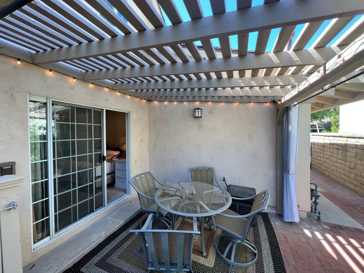 Valencia House: 23713 Via Beguine