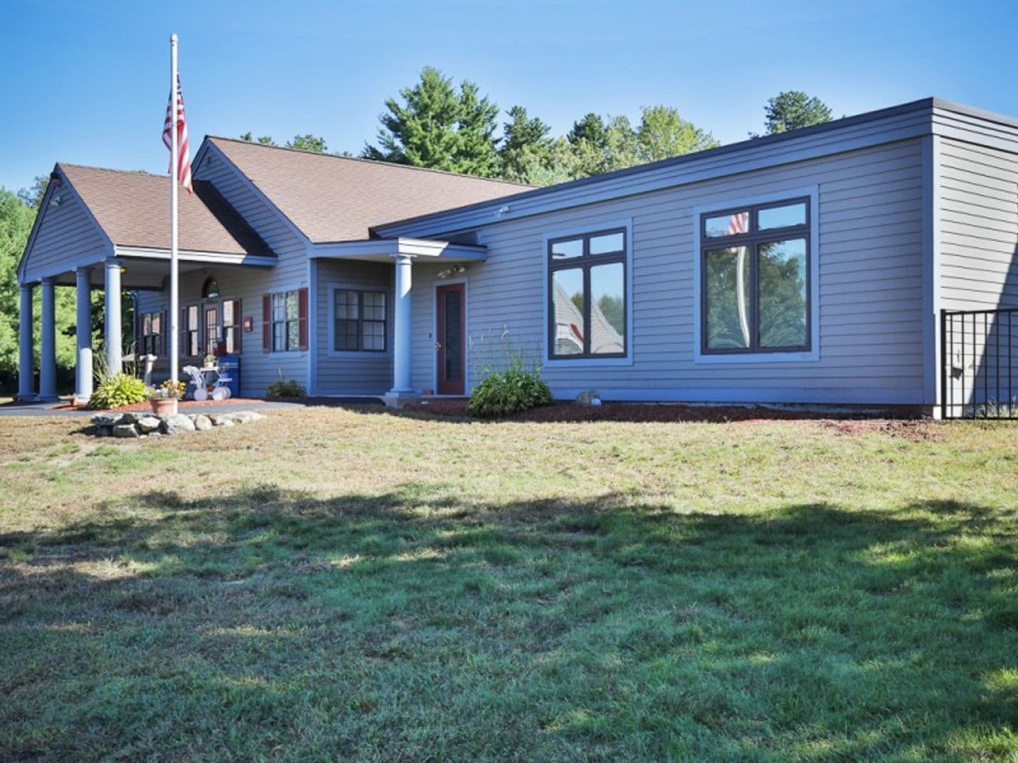 Merrimack Townhome: 13 Hummingbird Lane