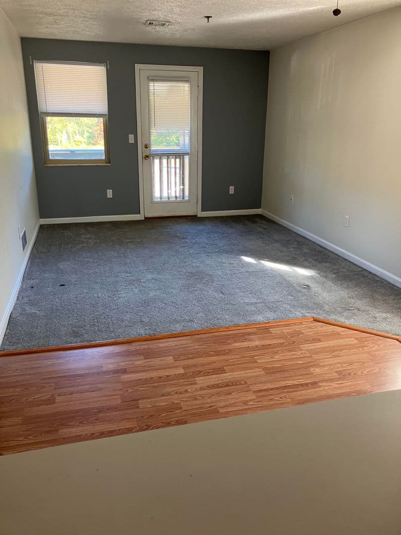 Raymond Apartment: 40 Route 27