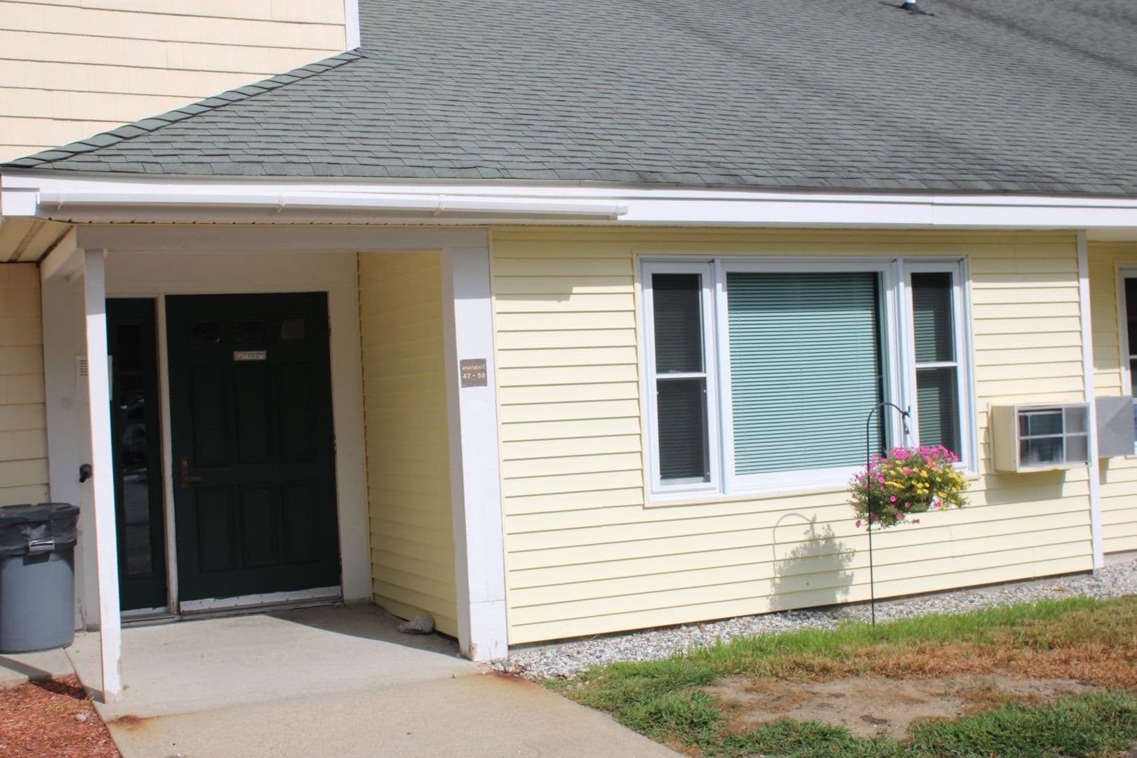 Bedford Apartment: 37 Ridgewood Road