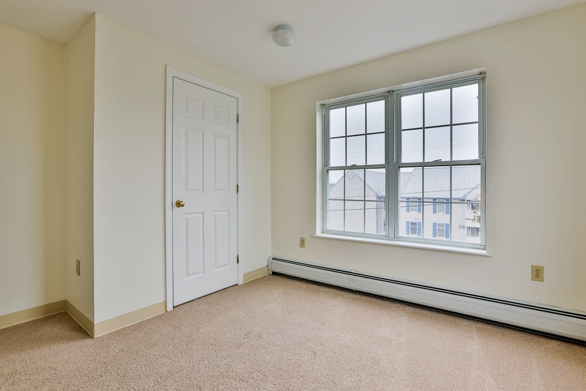 Manchester Apartment: 207 Eastern Avenue - Apt. 35
