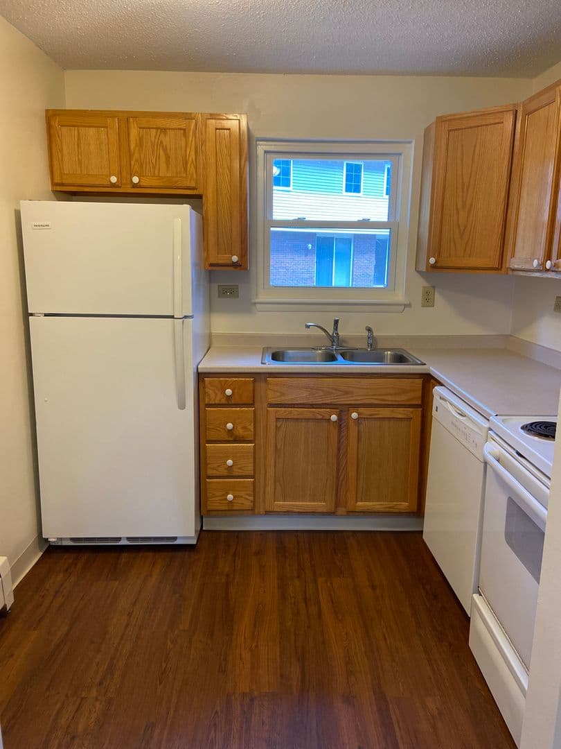 Dover Apartment: 2A Adelle Dr