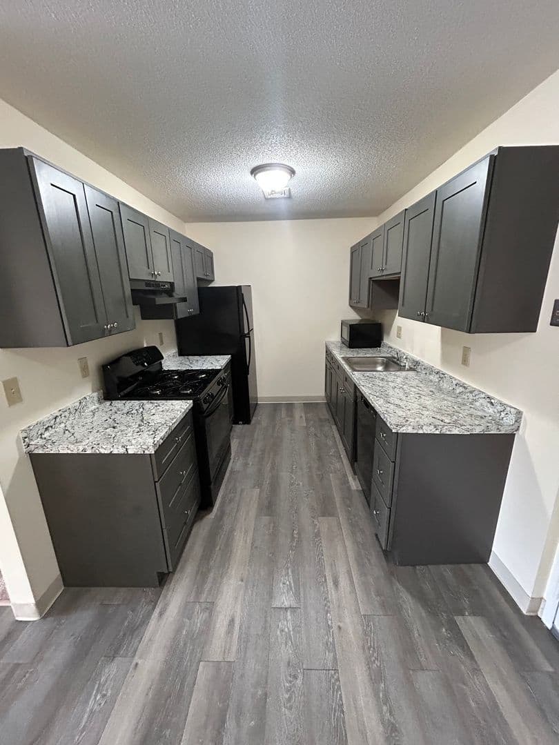Nashua Apartment: 190 Ledge Street
