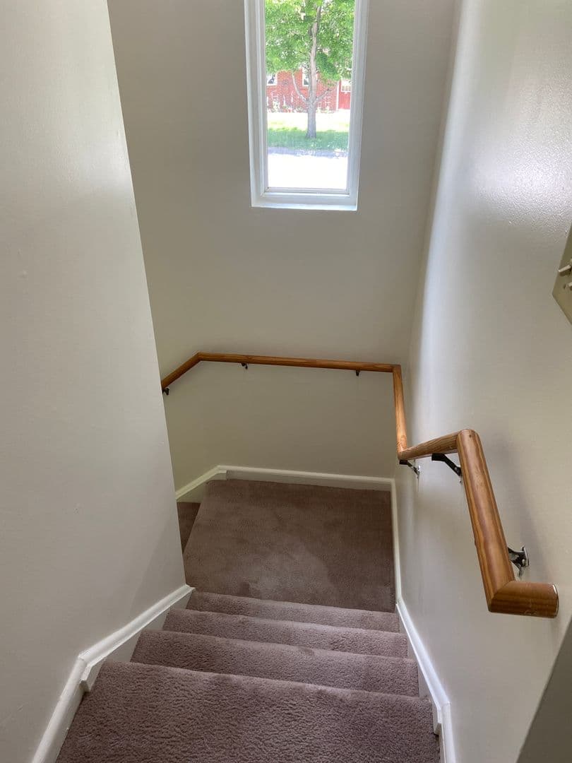 Dover Apartment: 2A Adelle Dr