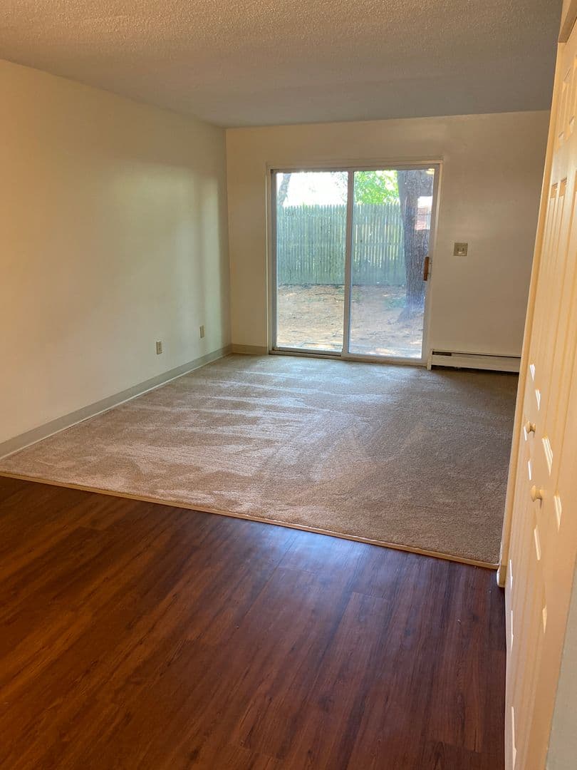 Dover Apartment: 2A Adelle Dr