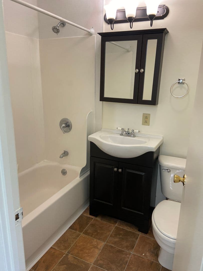 Dover Apartment: 2A Adelle Dr