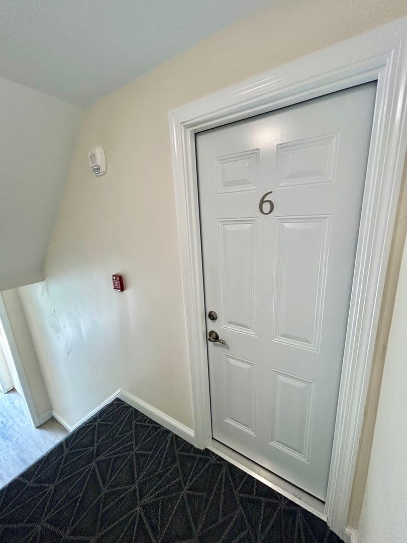Hudson Apartment: Charles & Cross Streets