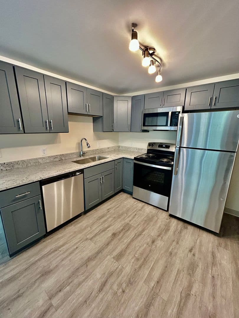 Hudson Apartment: Charles & Cross Streets