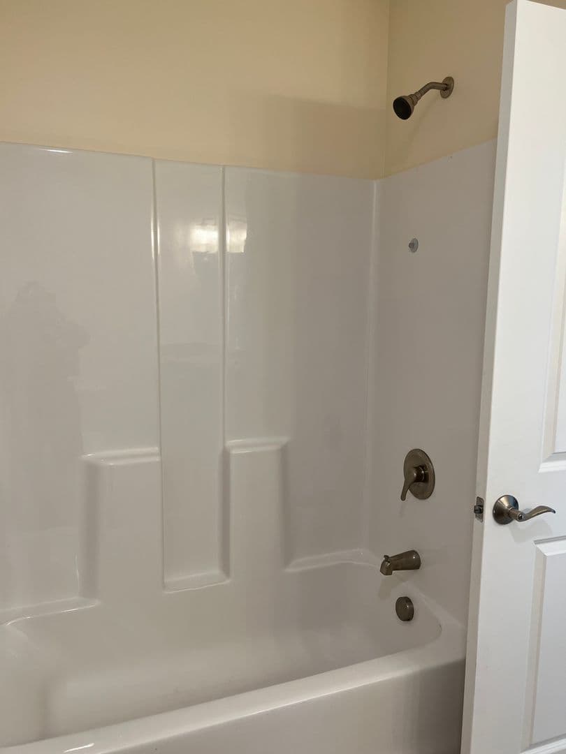 Londonderry Apartment: 6 MacGregor Court