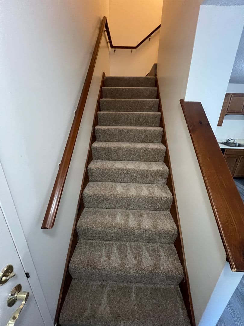 Merrimack Townhome: 13 Hummingbird Lane