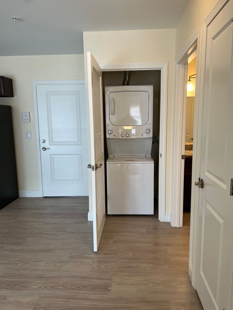 Londonderry Apartment: 6 MacGregor Court