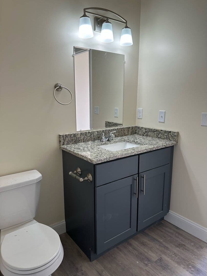Merrimack Apartment: 366 Daniel Webster Highway