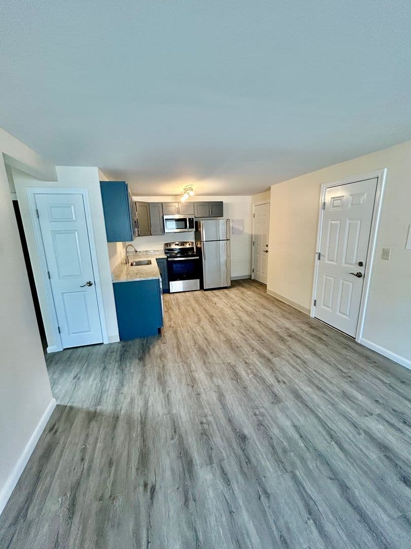 Hudson Apartment: Charles & Cross Streets