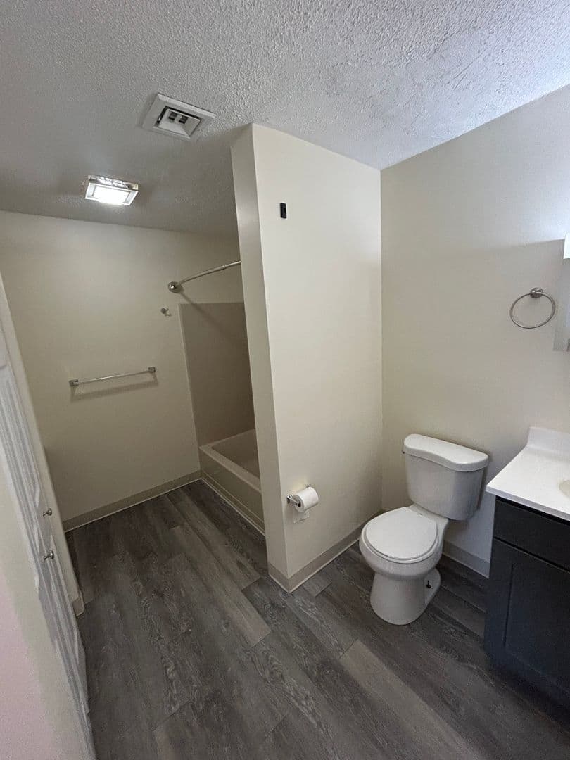 Nashua Apartment: 190 Ledge Street