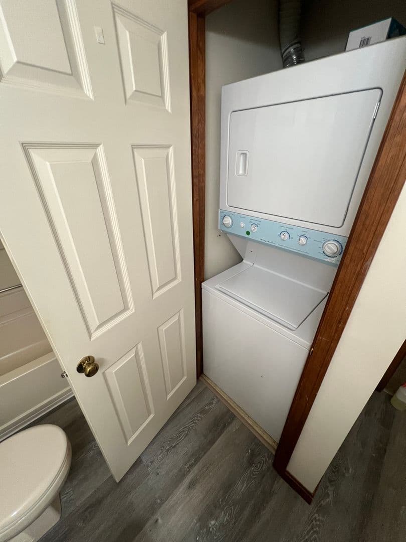 Merrimack Townhome: 13 Hummingbird Lane