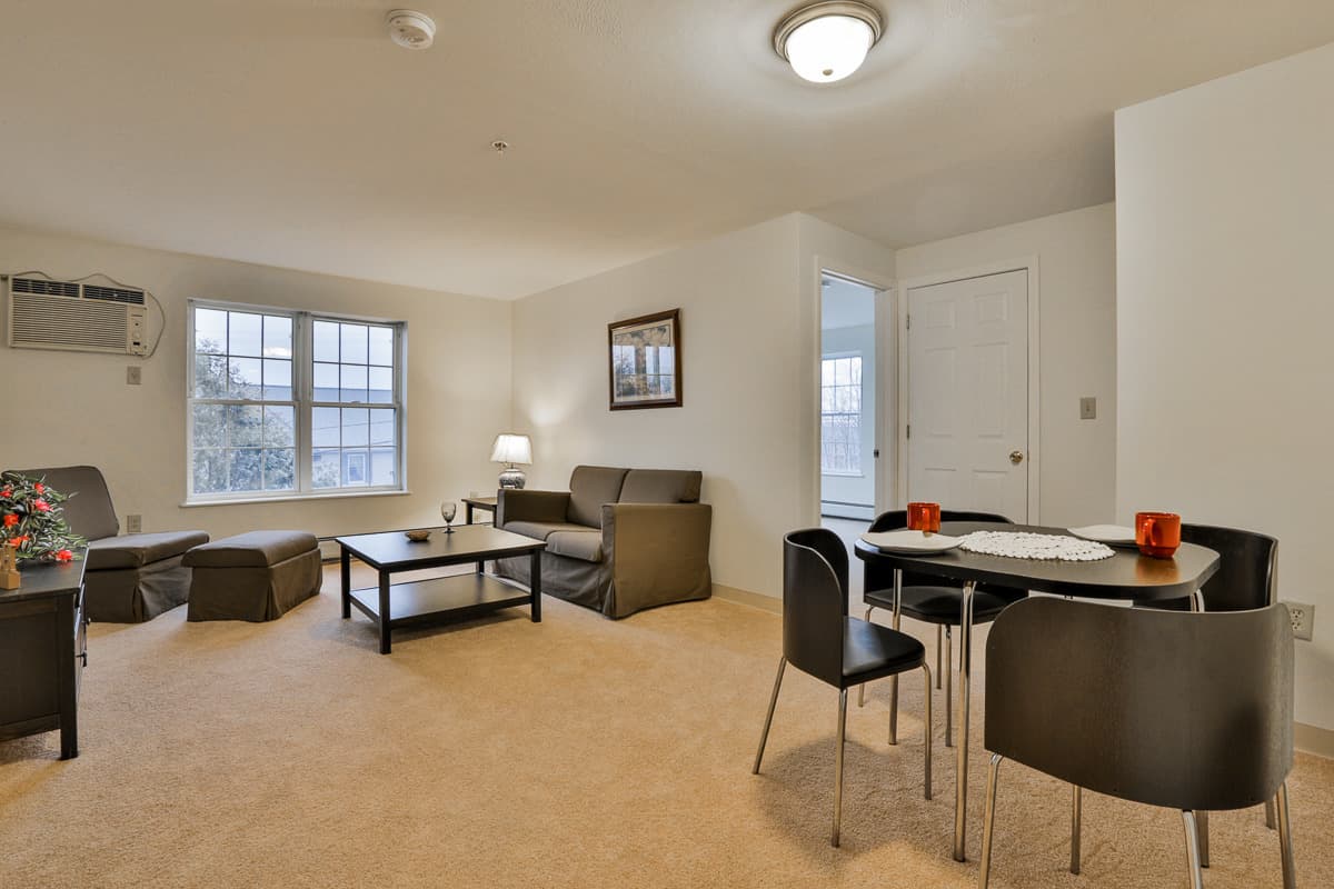 Manchester Apartment: 207 Eastern Avenue - Apt. 35
