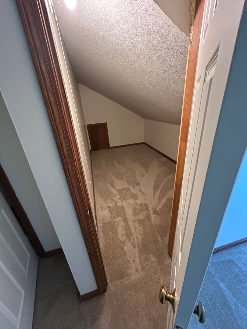 Merrimack Townhome: 13 Hummingbird Lane