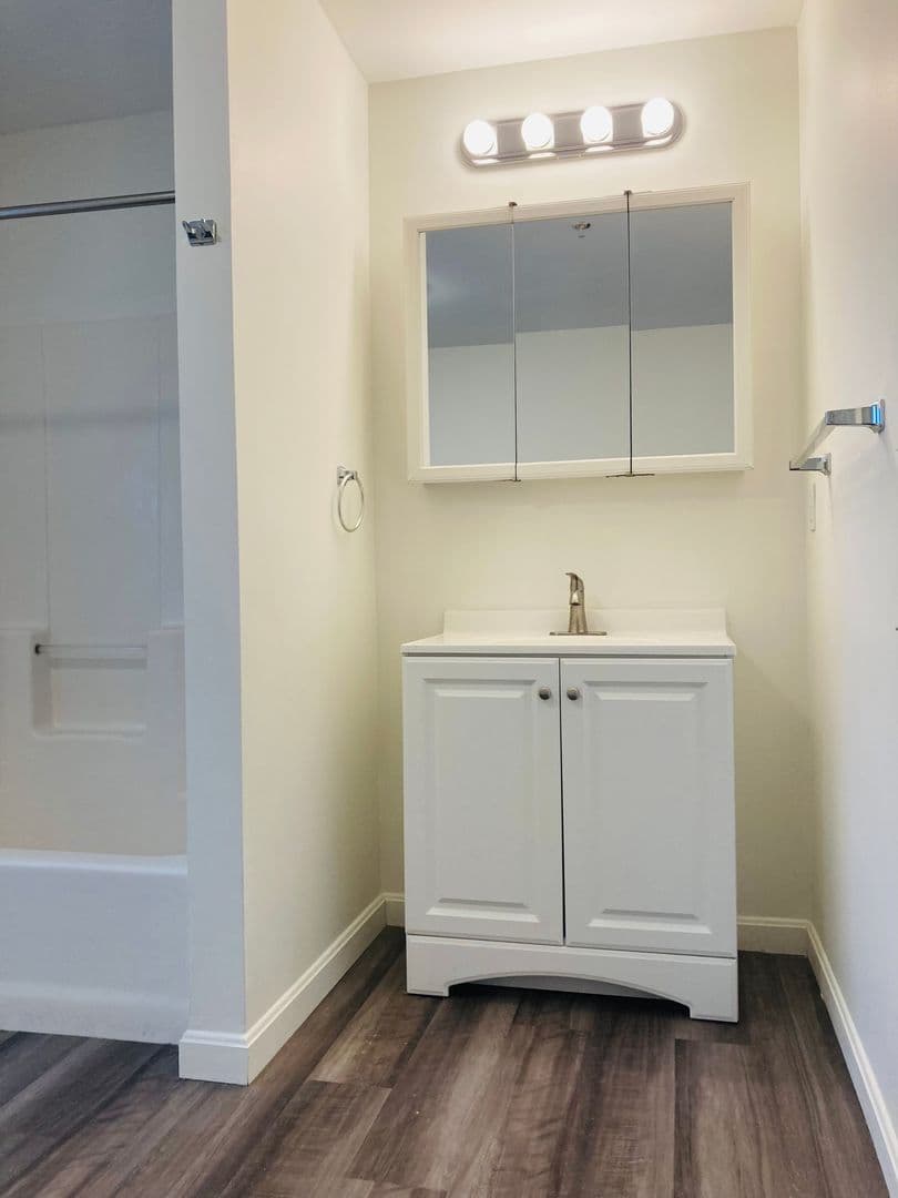 Rochester Apartment: 9-17 Elm Court