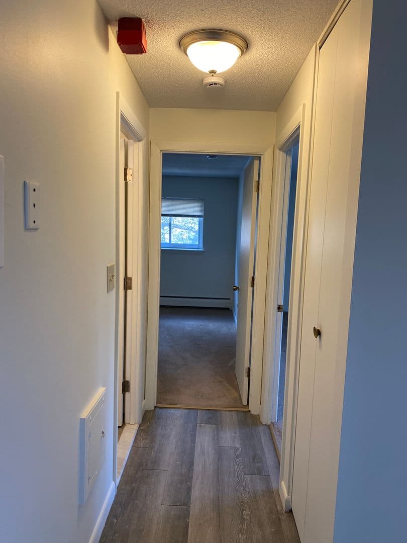 Manchester Apartment: 150 River Road