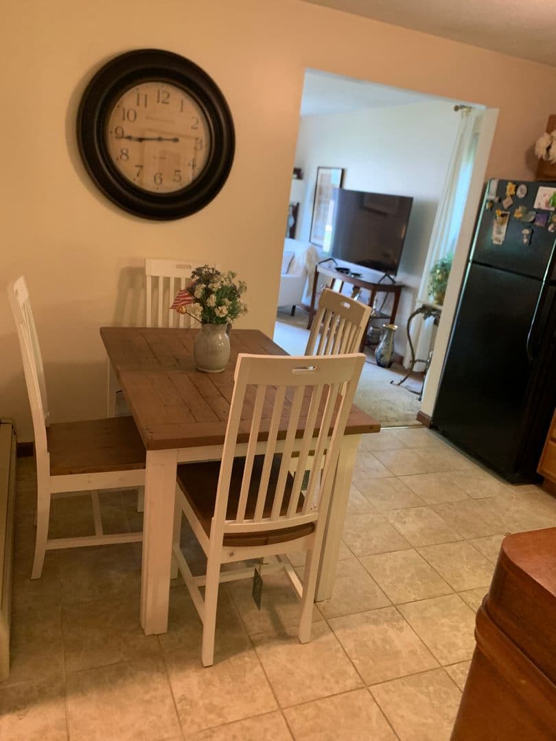 Merrimack Townhome: 13 Hummingbird Lane