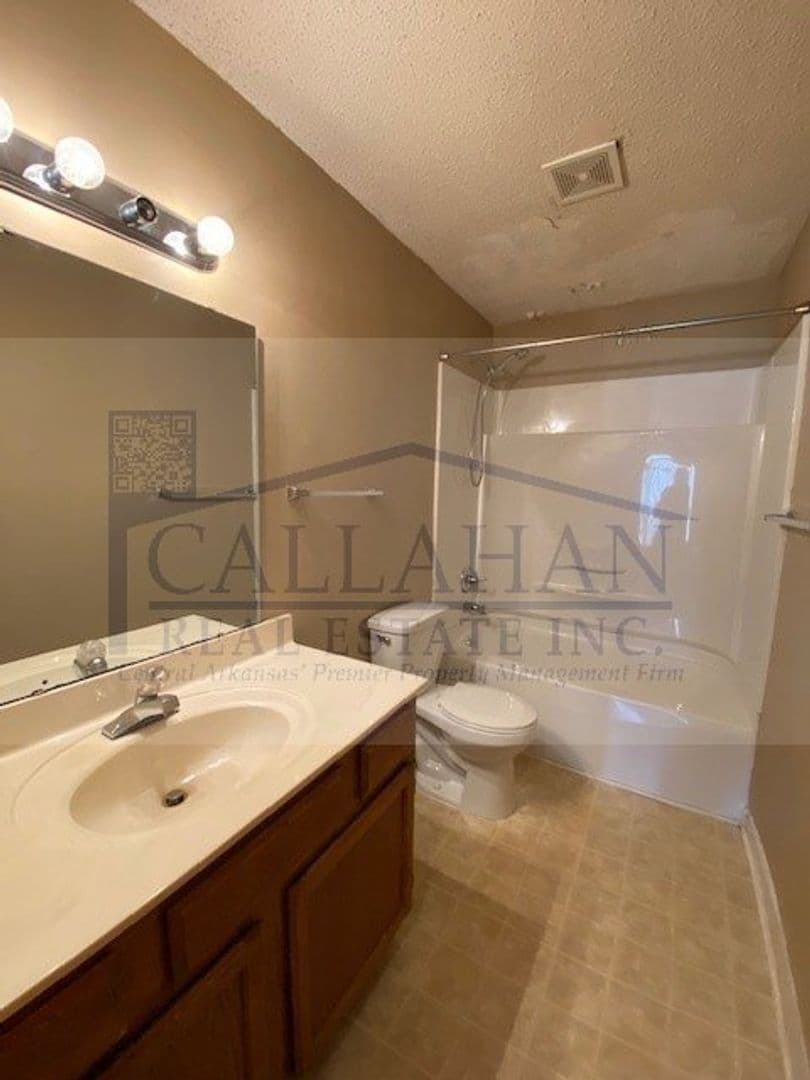 Sherwood Apartment: 111 Almond Cove