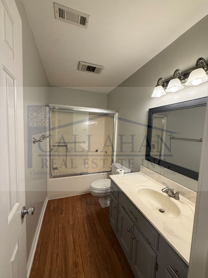 Maumelle House: 27 Oakridge Dr