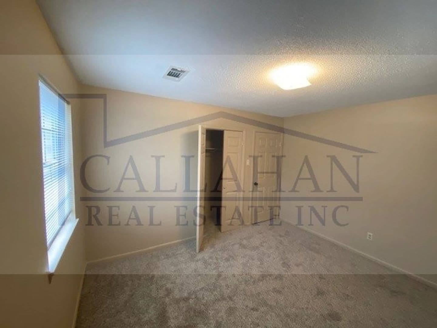 Sherwood Apartment: 8205 East Woodview Dr