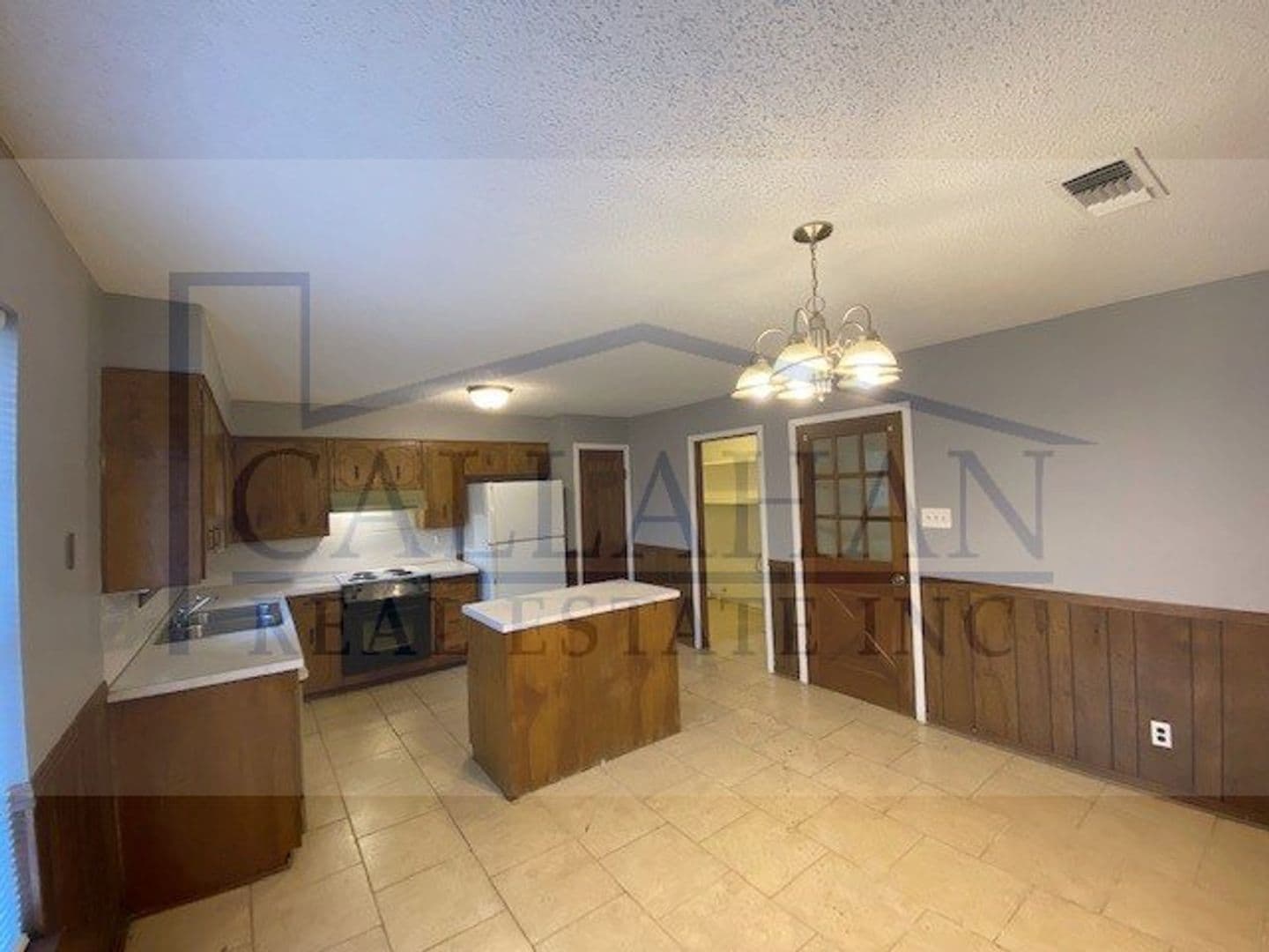 Jacksonville House: 205 Lynnewood Drive