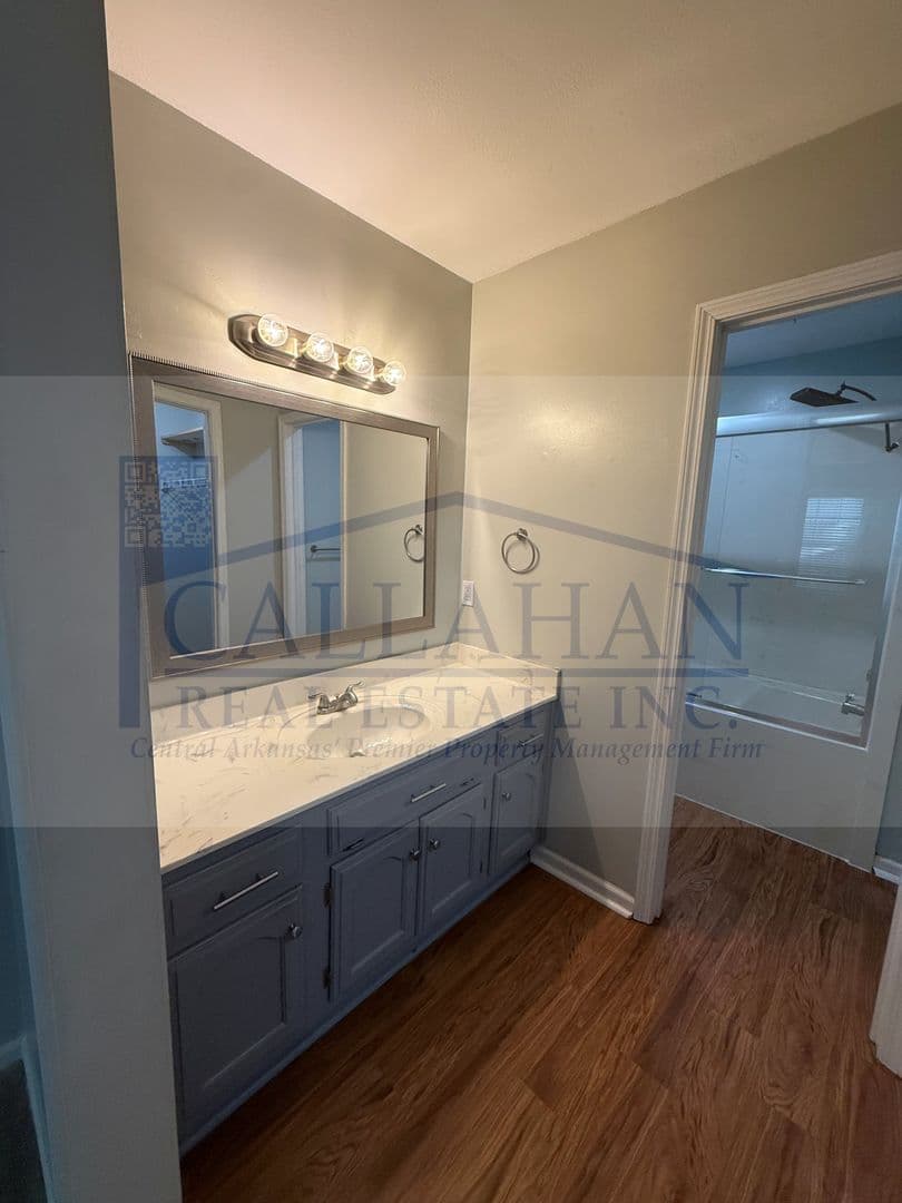 Maumelle House: 27 Oakridge Dr