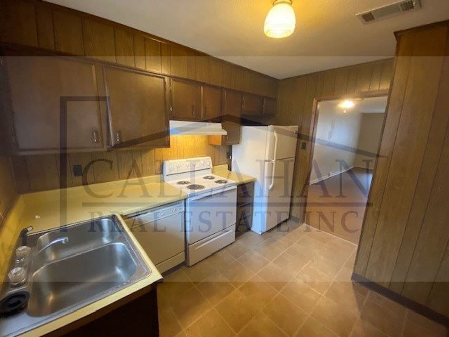 Sherwood Apartment: 8205 East Woodview Dr