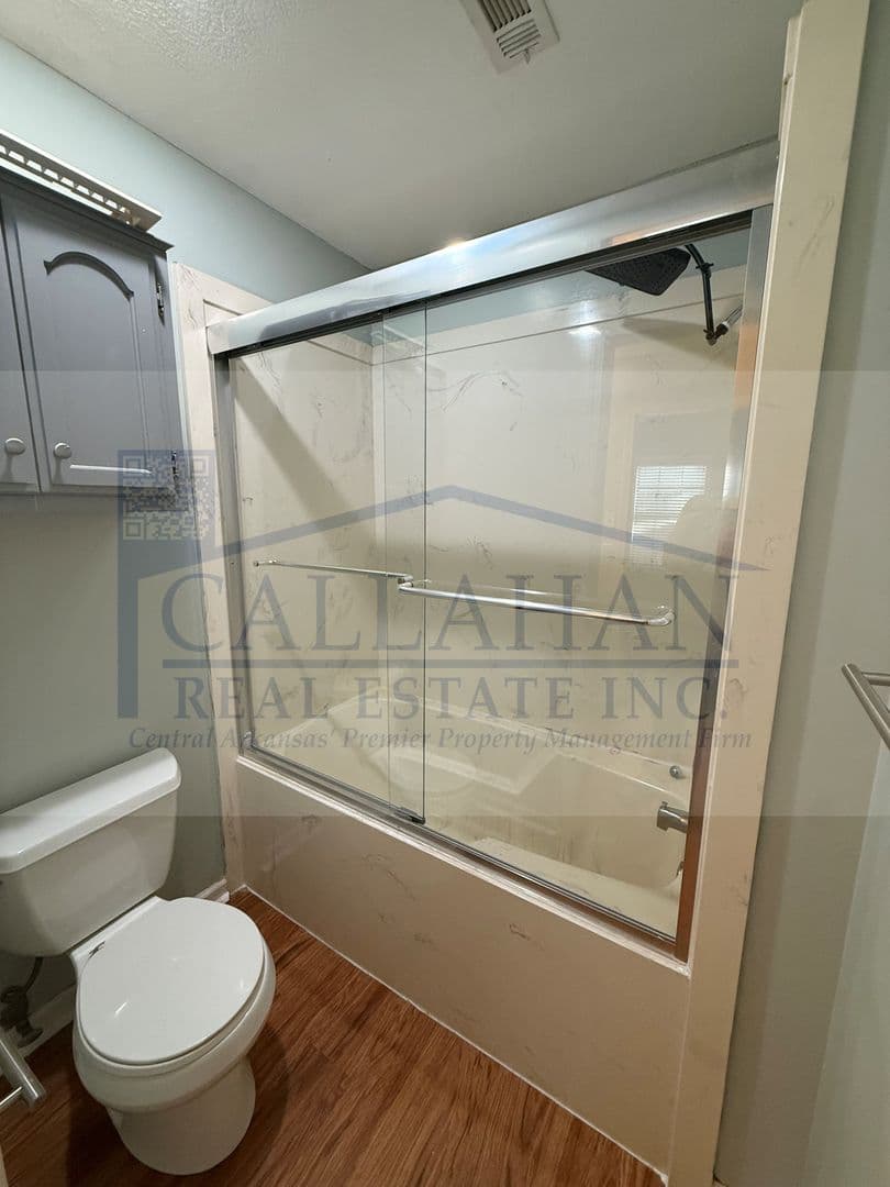Maumelle House: 27 Oakridge Dr