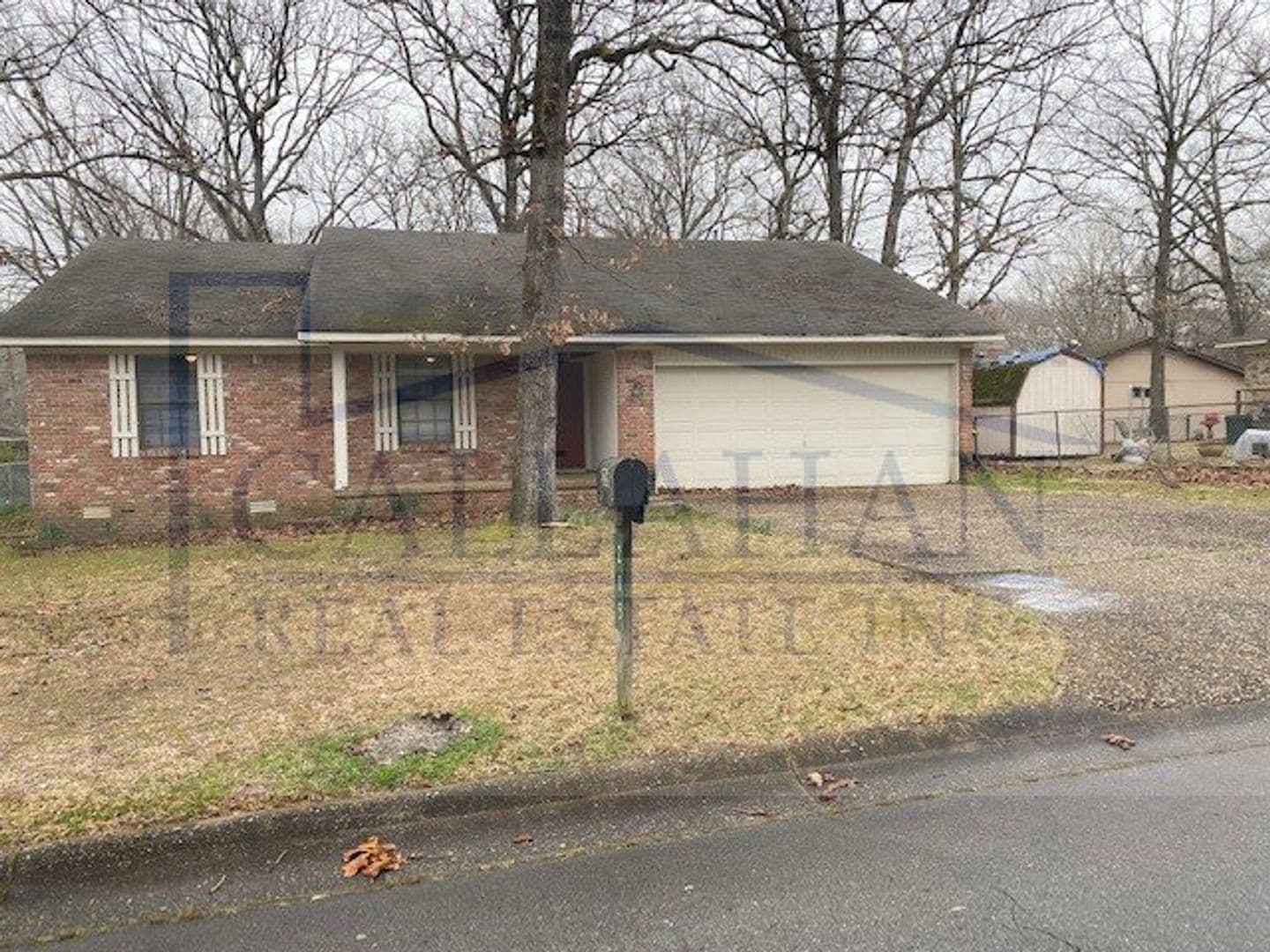 Jacksonville House: 205 Lynnewood Drive
