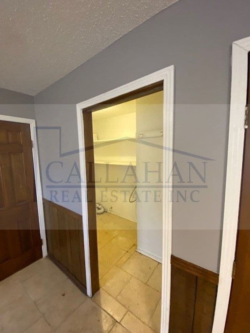 Jacksonville House: 205 Lynnewood Drive