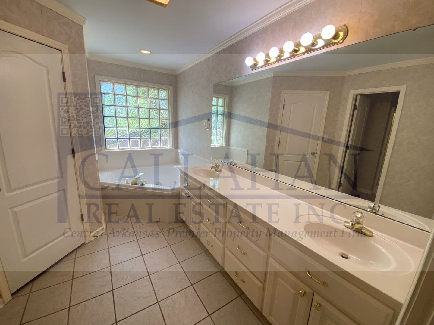 Maumelle House: 158 Ridgeland Dr