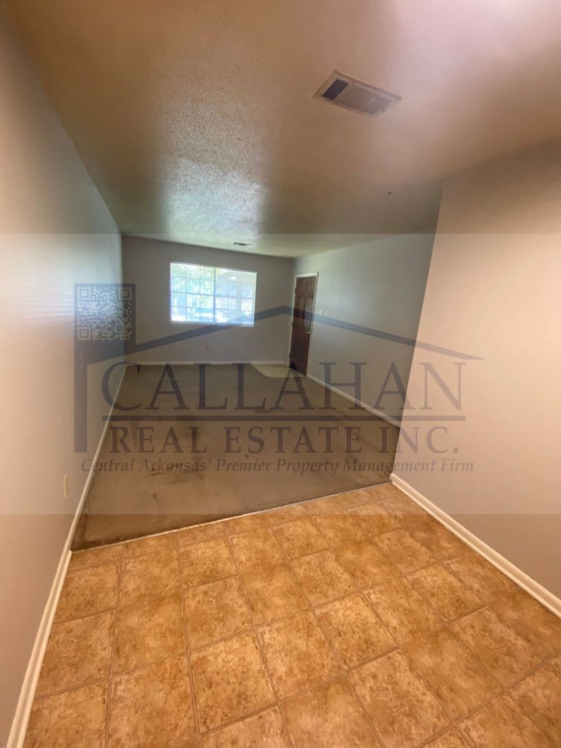 Sherwood Apartment: 8211 Woodview