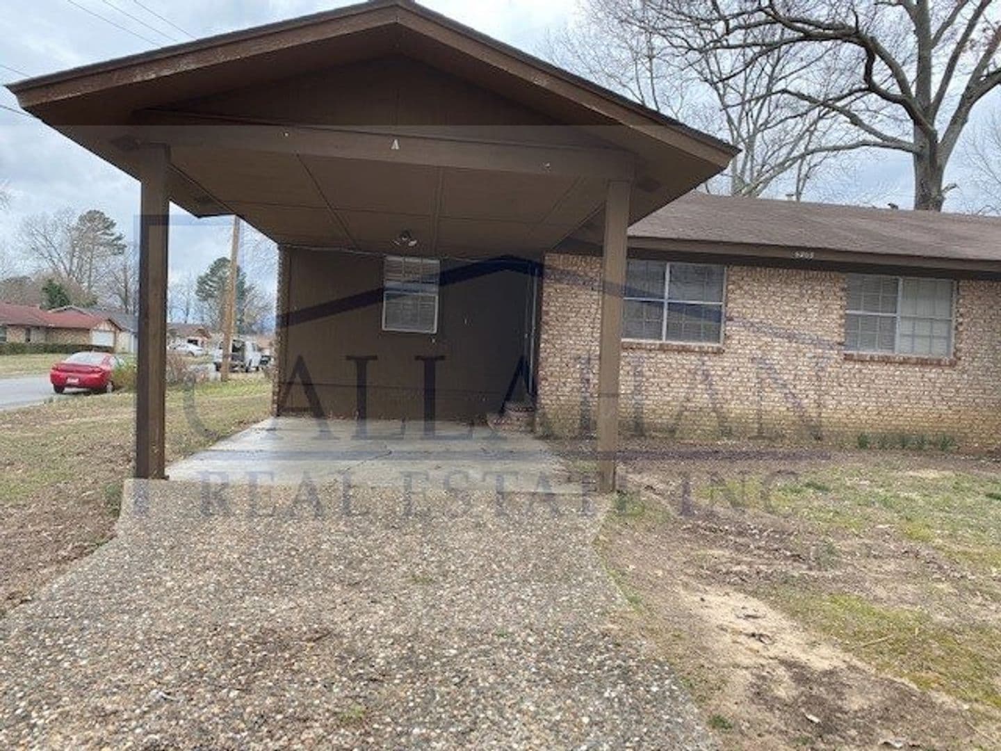 Sherwood Apartment: 8205 East Woodview Dr