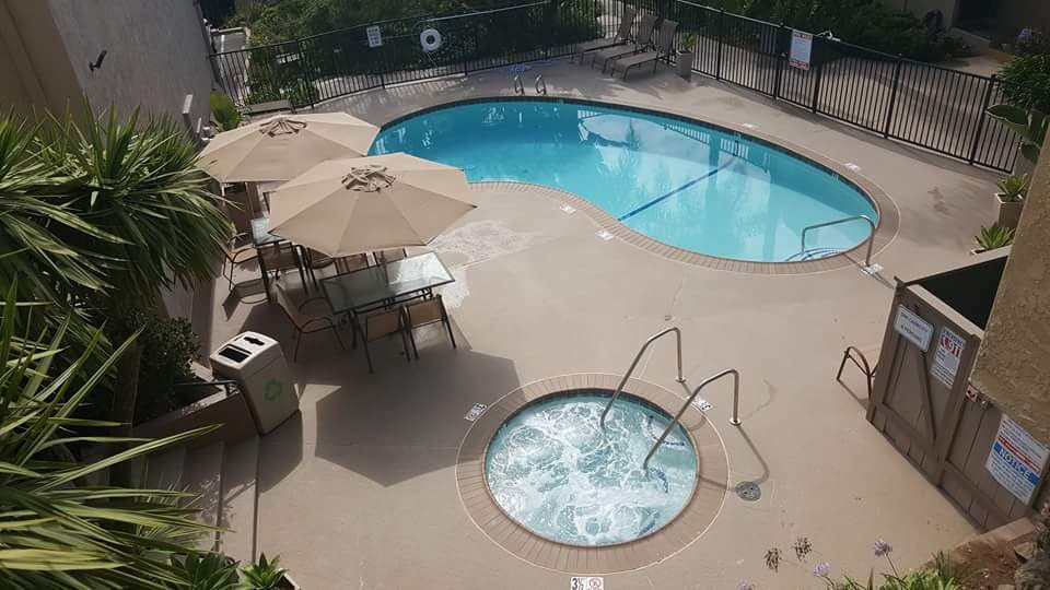 Vista Apartment: 1370 Calle Jules