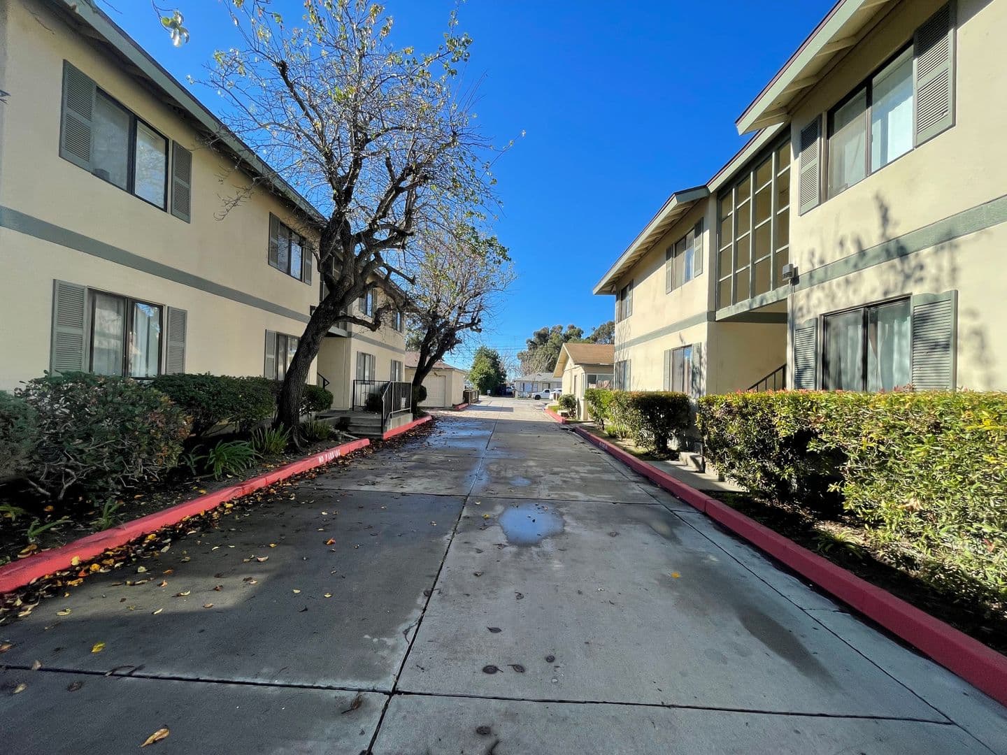 Santa Paula Apartment: 525-529 Acacia Road
