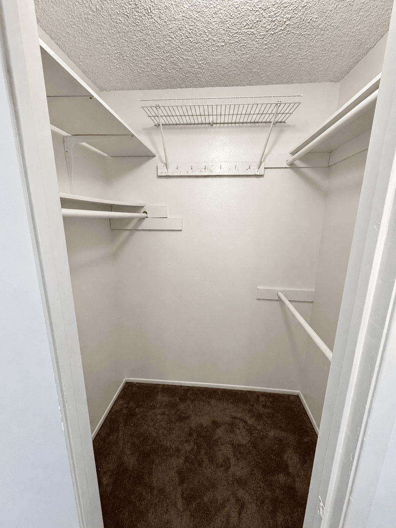 Ventura House: 1274 San Simeon #4